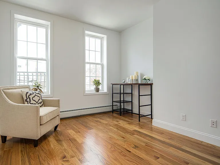 33 Hancock Ave #3R — Photo 6