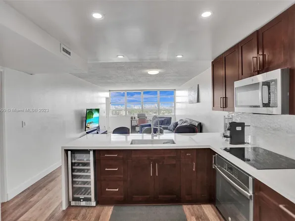 1351 NE Miami Gardens Dr APT 1602E, Miami, FL 33179