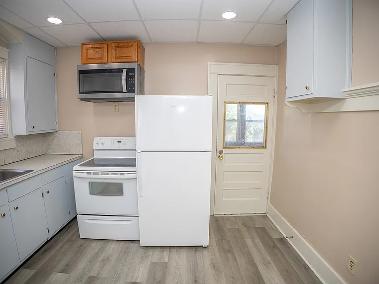 929 E Dunklin St #A — Photo 10