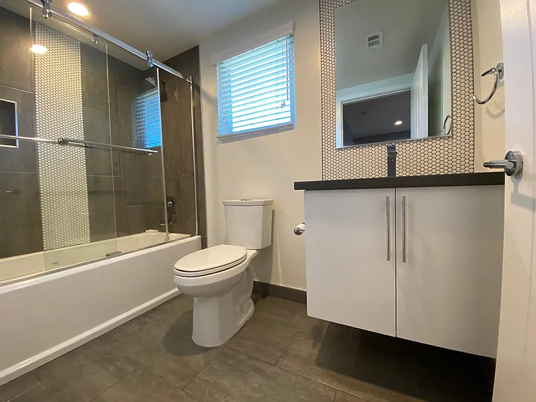 6413 Lexington Ave #1/2 — Photo 8