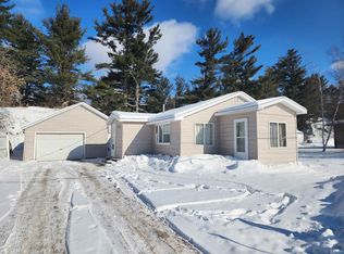 32 Dalles Ave, Carlton, MN 55718