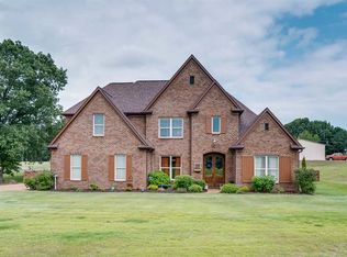 35 Meadow Ridge Dr, Lakeland, TN 38002