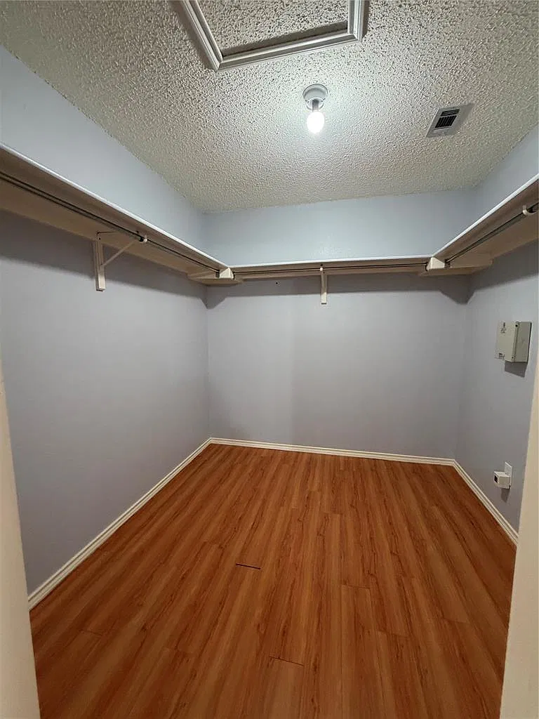 3 bed, 2.0 bath, 1646 sqft, $1,895 — Photo 4