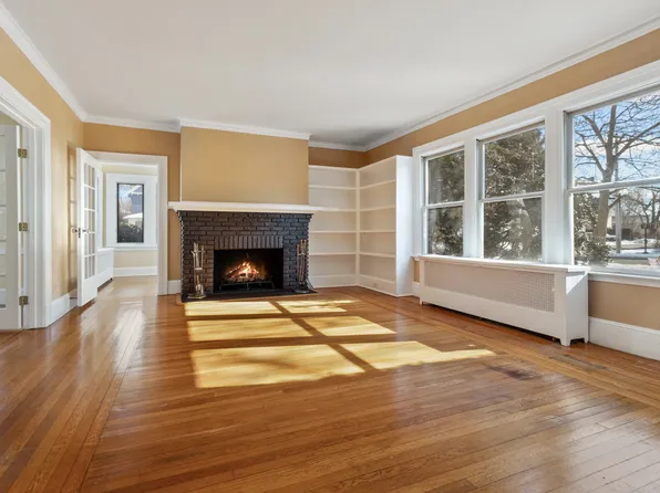 1955 Chapel St, New Haven, CT 06515