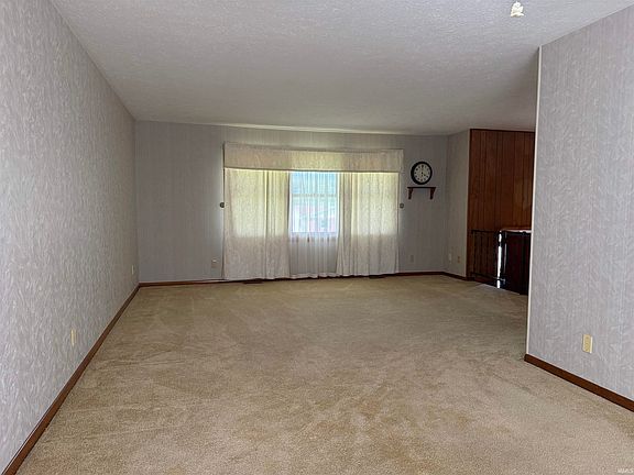 4th image of 352 Johnson Ln