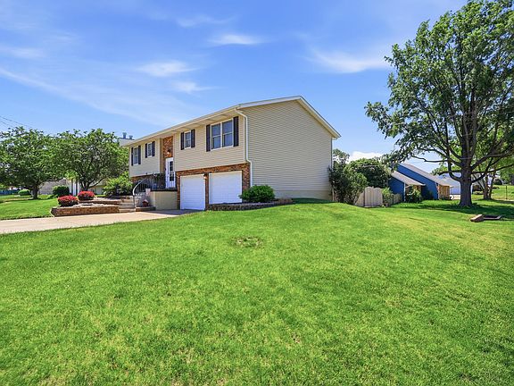 2nd image of 625 W Valley Dr