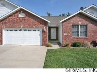 102 Elizabeth Dr, Litchfield, IL 62056