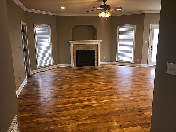 3rd image of 211 Windover Ave