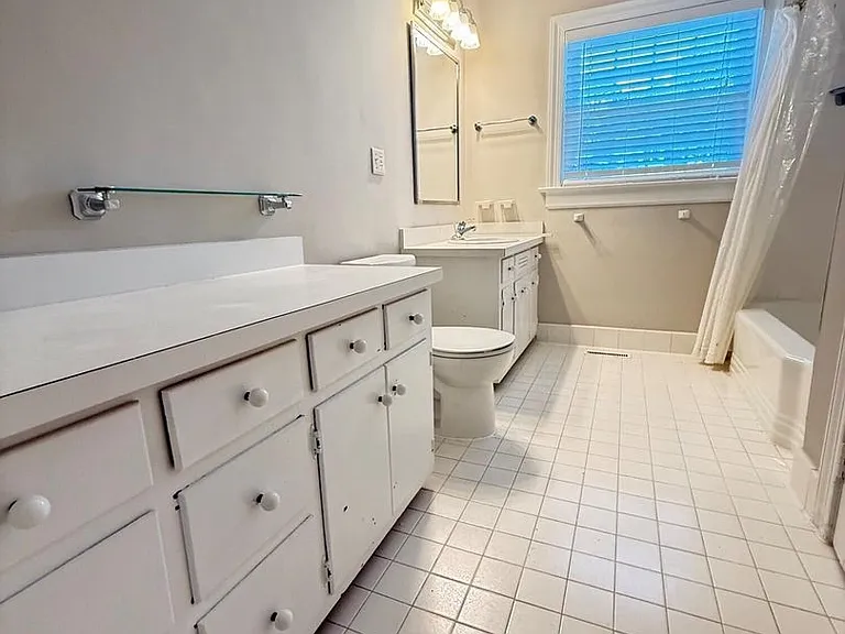 2667 Davis St — Photo 25