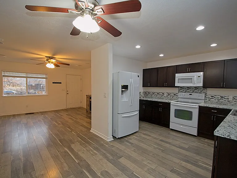13590 Mount Olympus St — Photo 6