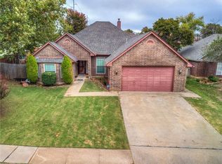 1600 Dorchester Rd, Midwest City, OK 73130
