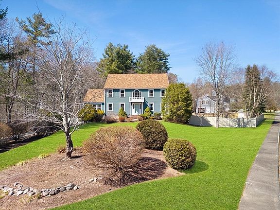 4th image of 78 Gretchen Way