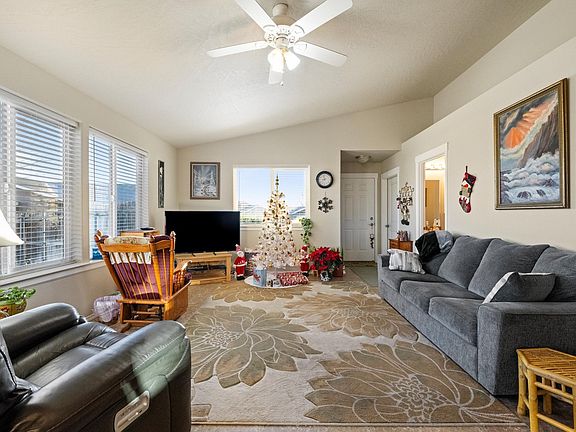 2nd image of 110 Teal Ct