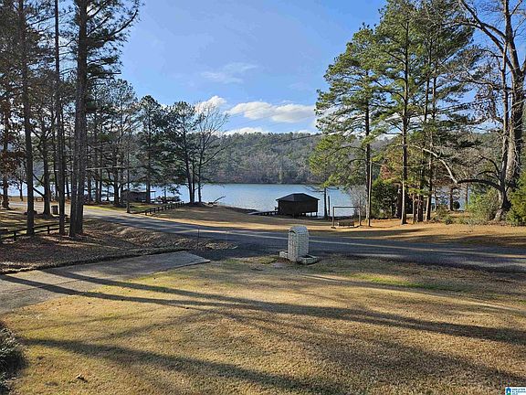 4th image of 8543 Emerald Lake Dr E