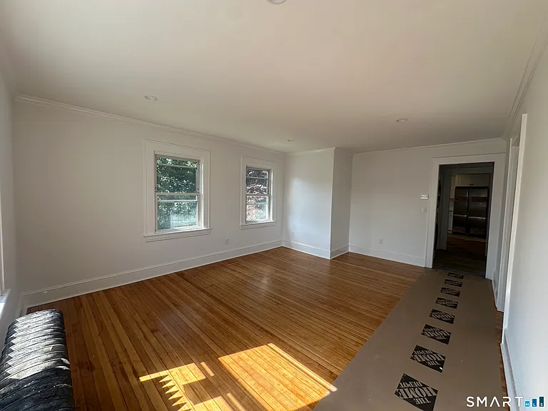 20 Parker Ave — Photo 5