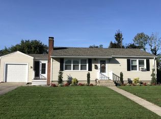 259 Manolla Ave, Warwick, RI 02888