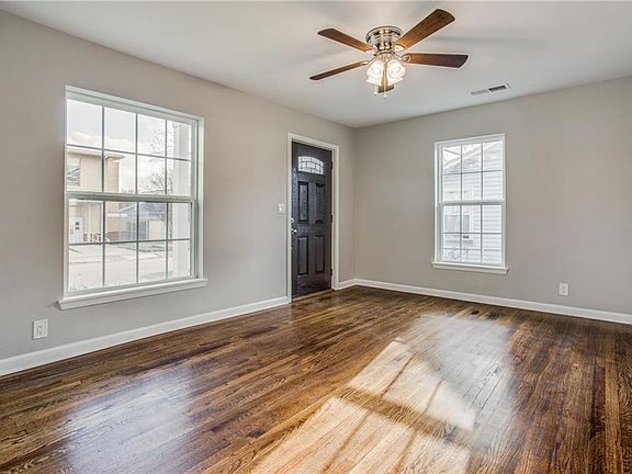 2nd image of 3828 Valentine St