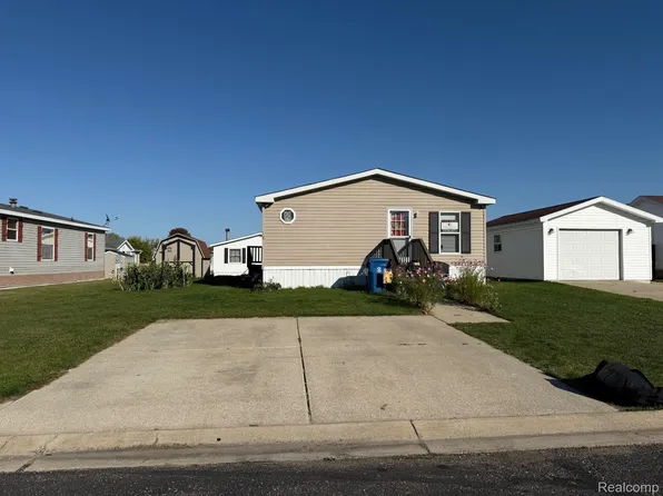 18 Brookfield, Swartz Creek, MI 48473