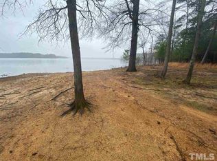 60 Sandpipers Ln, Manson, NC 27553