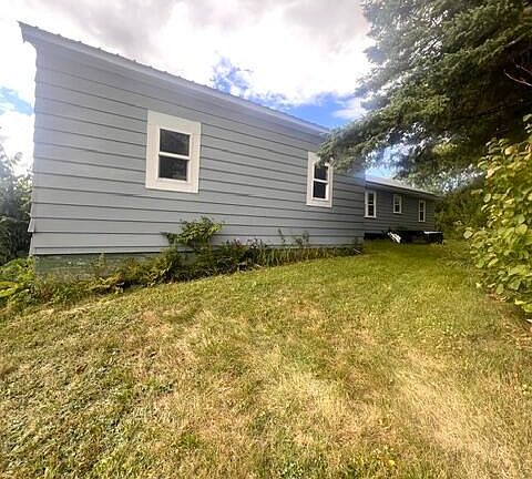 4th image of 568 Calais Road