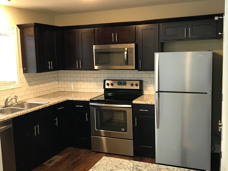 356 Catalpa Cir — Photo 2