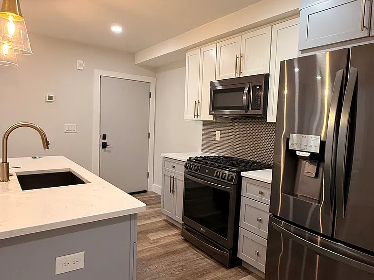 97 Condor St #2 — Photo 6