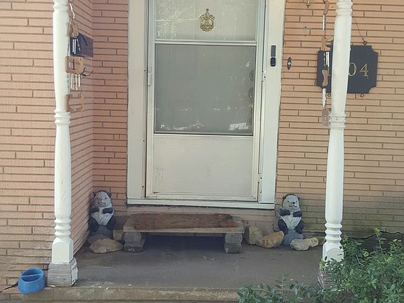 2nd image of 1504 Walnut St