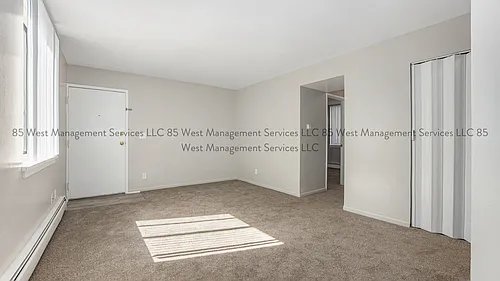 120 Leonard St NE Photo 1