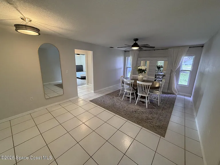 1305 Ambra Dr — Photo 6