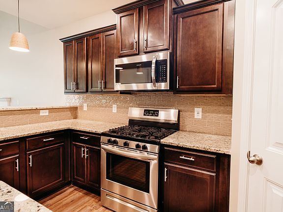 5th image of 853 Brown Thrasher Way