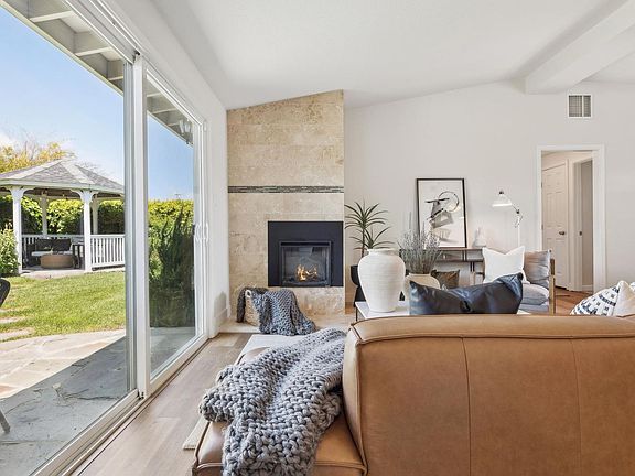 5th image of 53 Labrea Way