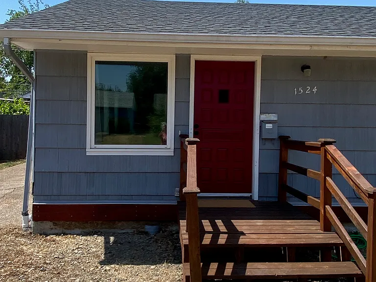1524 Wilson Ct — Photo 2