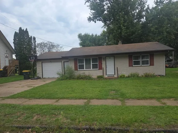 202 La Valle St, La Valle, WI 53941
