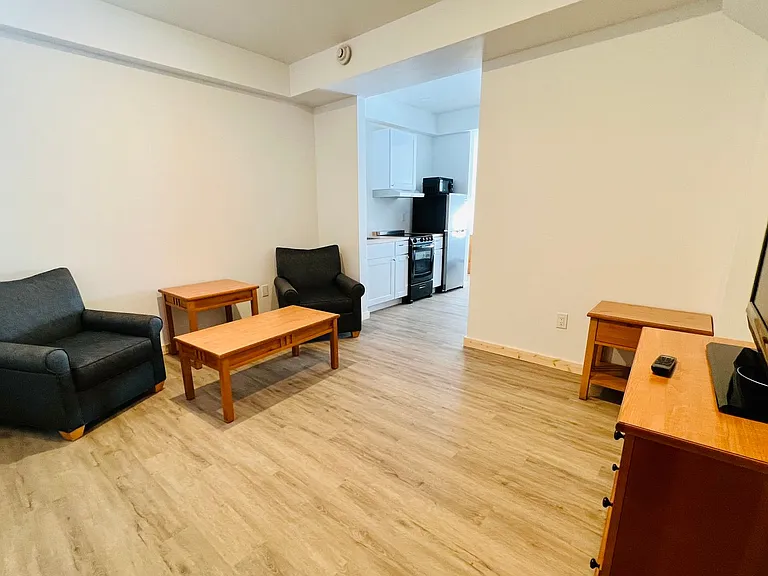 Ski Town Apartments — Photo 137