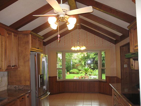 Kitchen w/Granite 