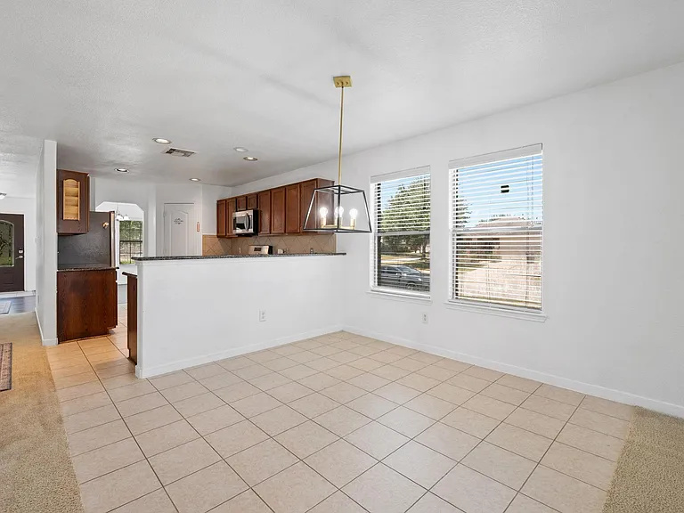 4614 Oak St — Photo 11