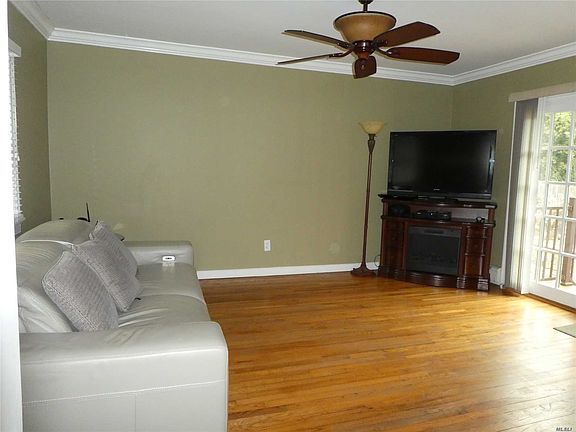 5th image of 18 Emerald Ln
