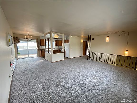 3rd image of 1102 Cedar Ct