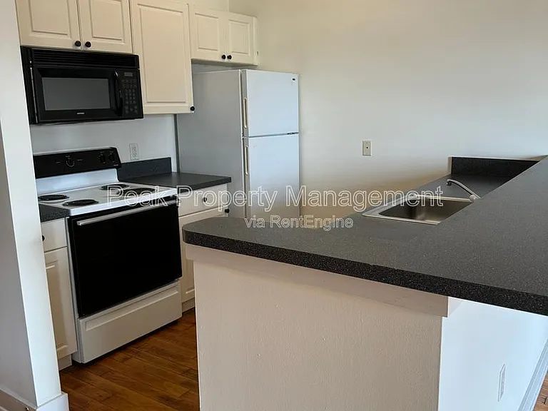 Poythress Apartments — Photo 22