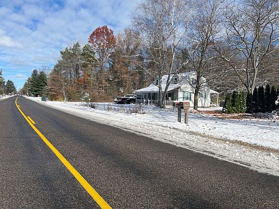 Exterior Neighborhood (street photo)