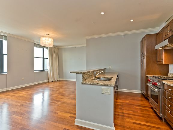 4th image of 310 S Michigan Ave Unit 1404