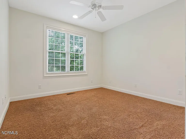 108 Hammerstone Cir — Photo 29