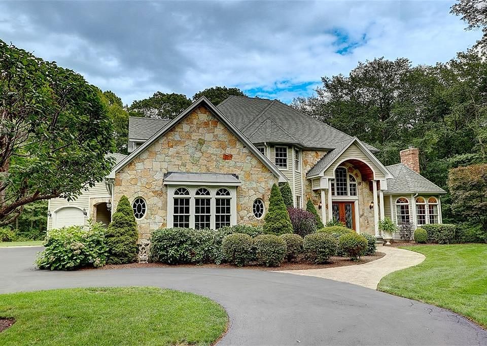 1st image of 30 Westfield Dr