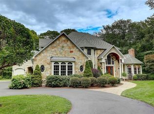 30 Westfield Dr, East Greenwich, RI 02818