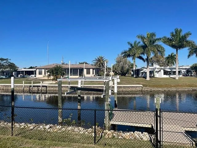 21088 Edgewater Dr — Photo 16