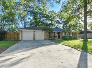 814 S Hyannis Port St, Crosby, TX 77532