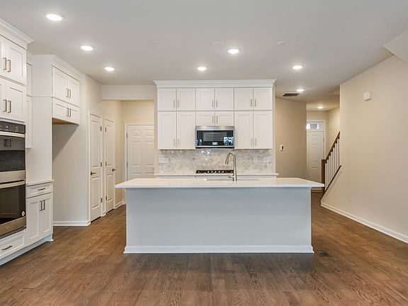 Gourmet kitchen