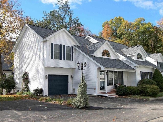 1st image of 6 Belmont Dr