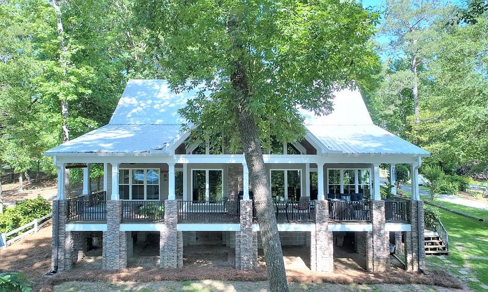 1st image of 249A Lakeshore Dr