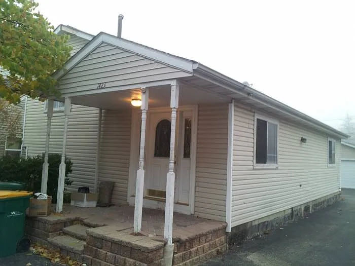 1423 N Oak Ave photo 1
